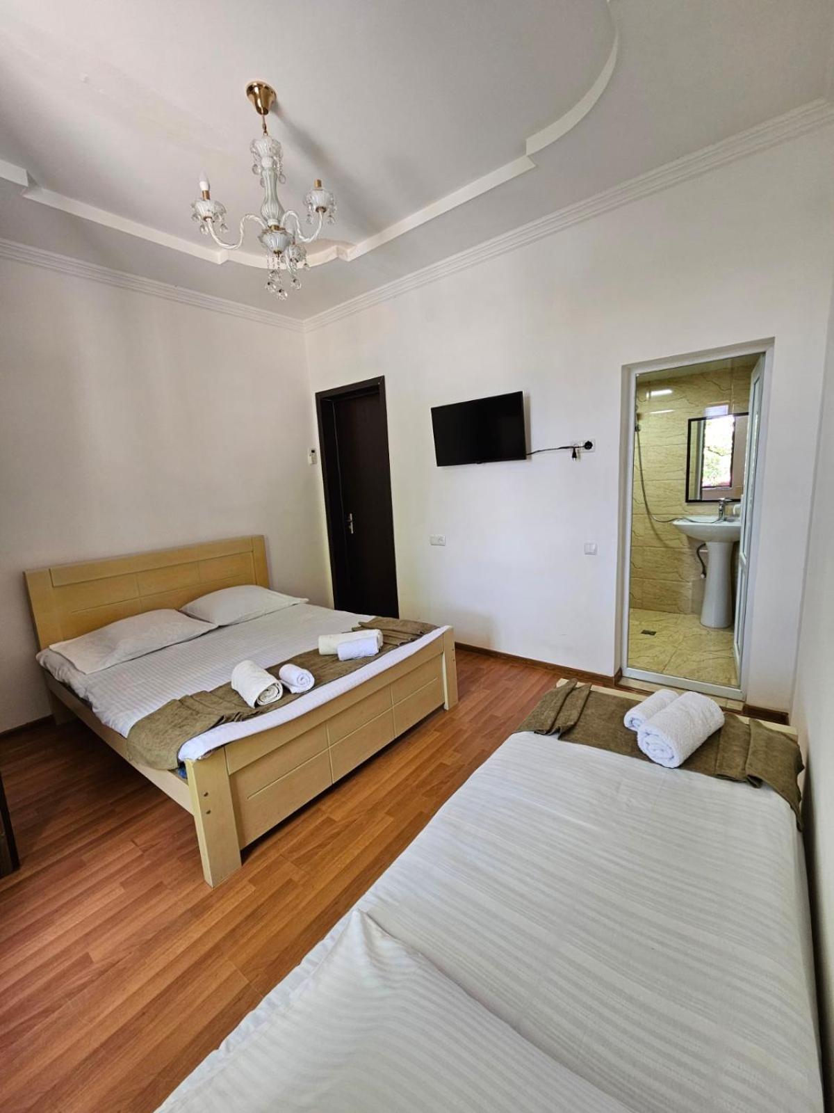 Guest House Gio Kobuleti Bagian luar foto