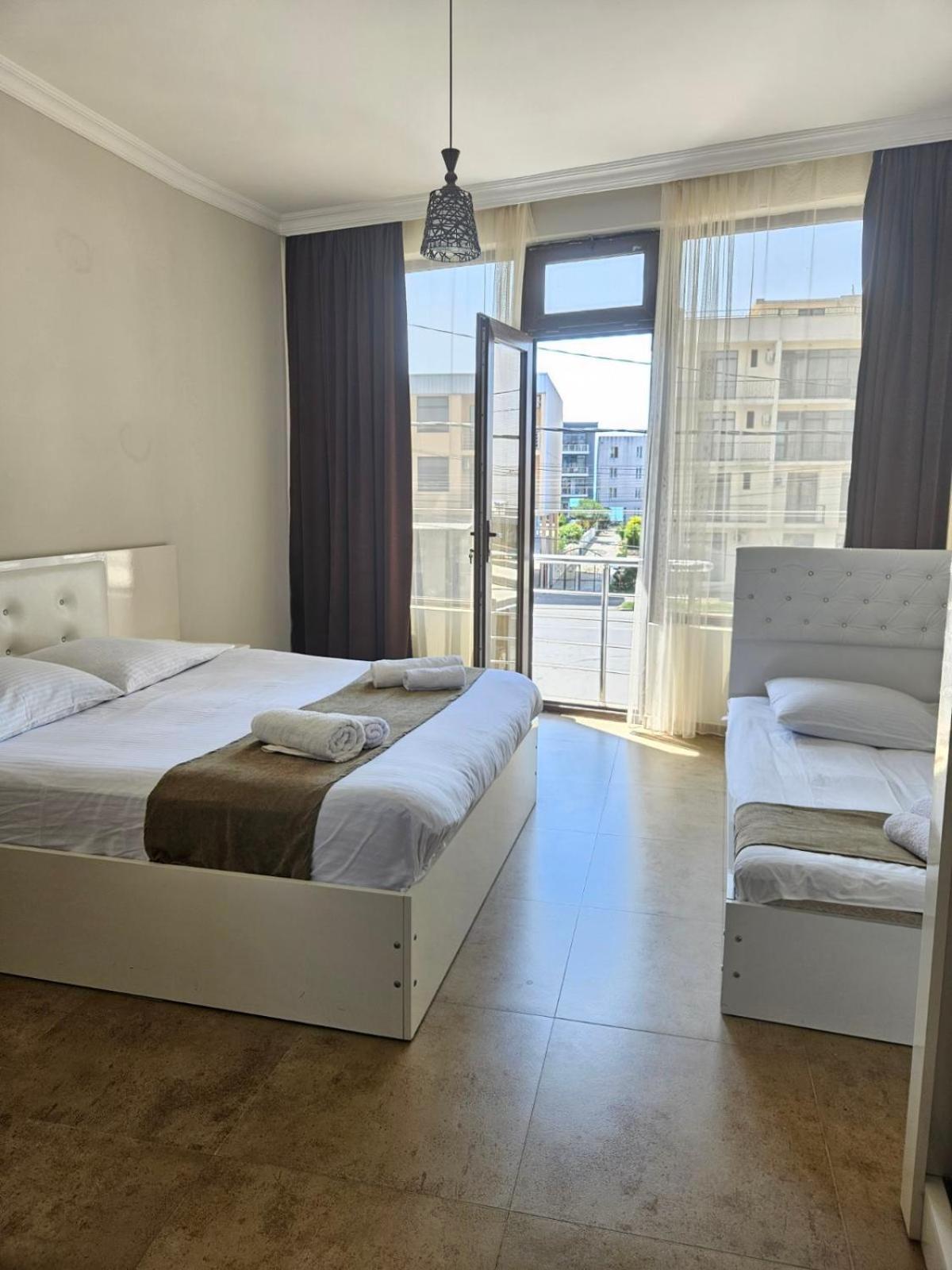 Guest House Gio Kobuleti Bagian luar foto