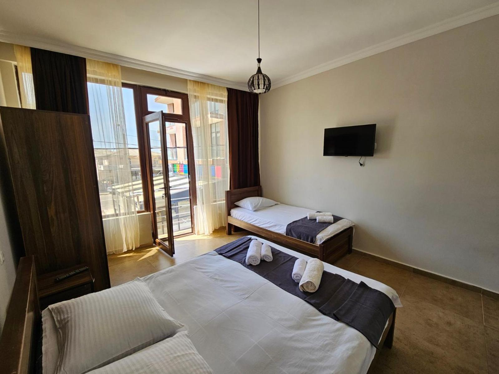 Guest House Gio Kobuleti Bagian luar foto